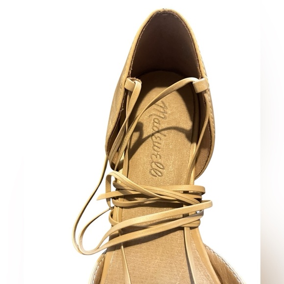 NWOT Madewell The Celina Lace-Up Flat in Woven Leather in Color Earthen Sand 7 - Picture 5 of 9